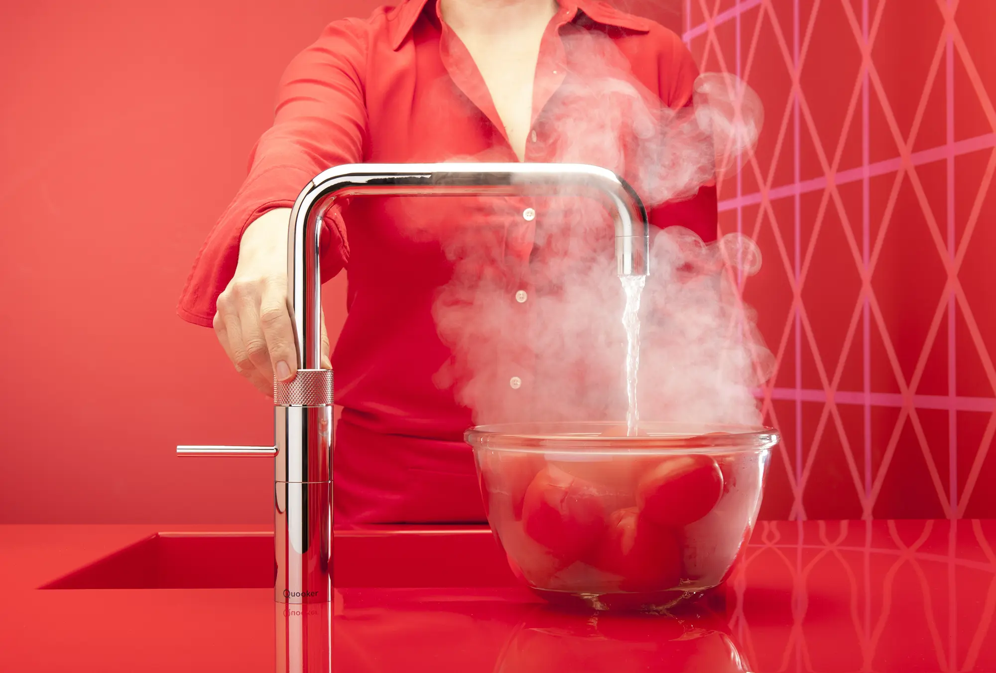 hot, cold and boiling water: the all new 3-in-1 tap from Quooker